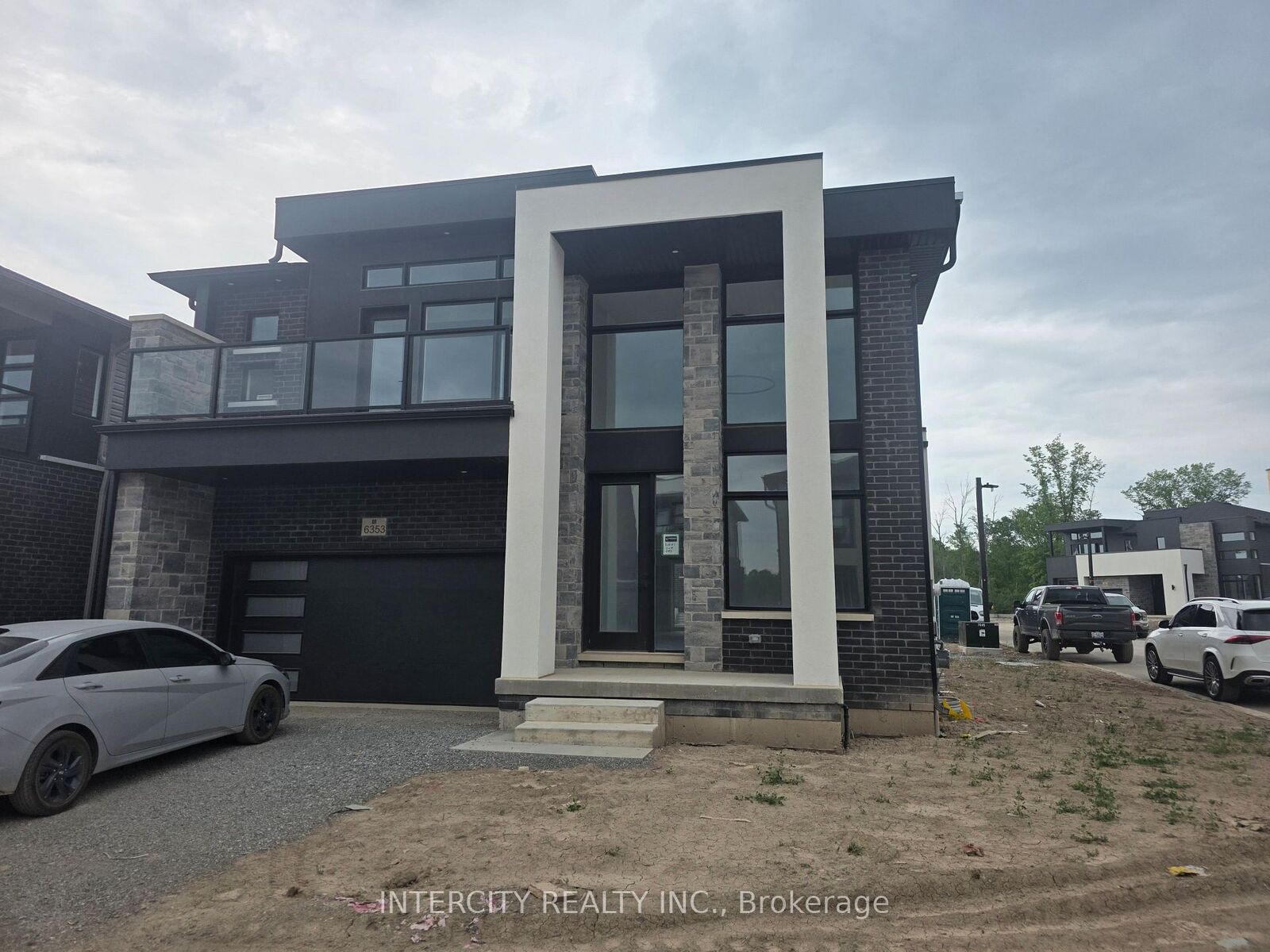Property Photo: 6353 Sunshine Common ON L2G 7K1