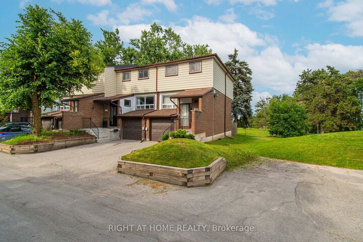 Property Photo:  63 Ferris Lane B12  ON L4M 5C4 