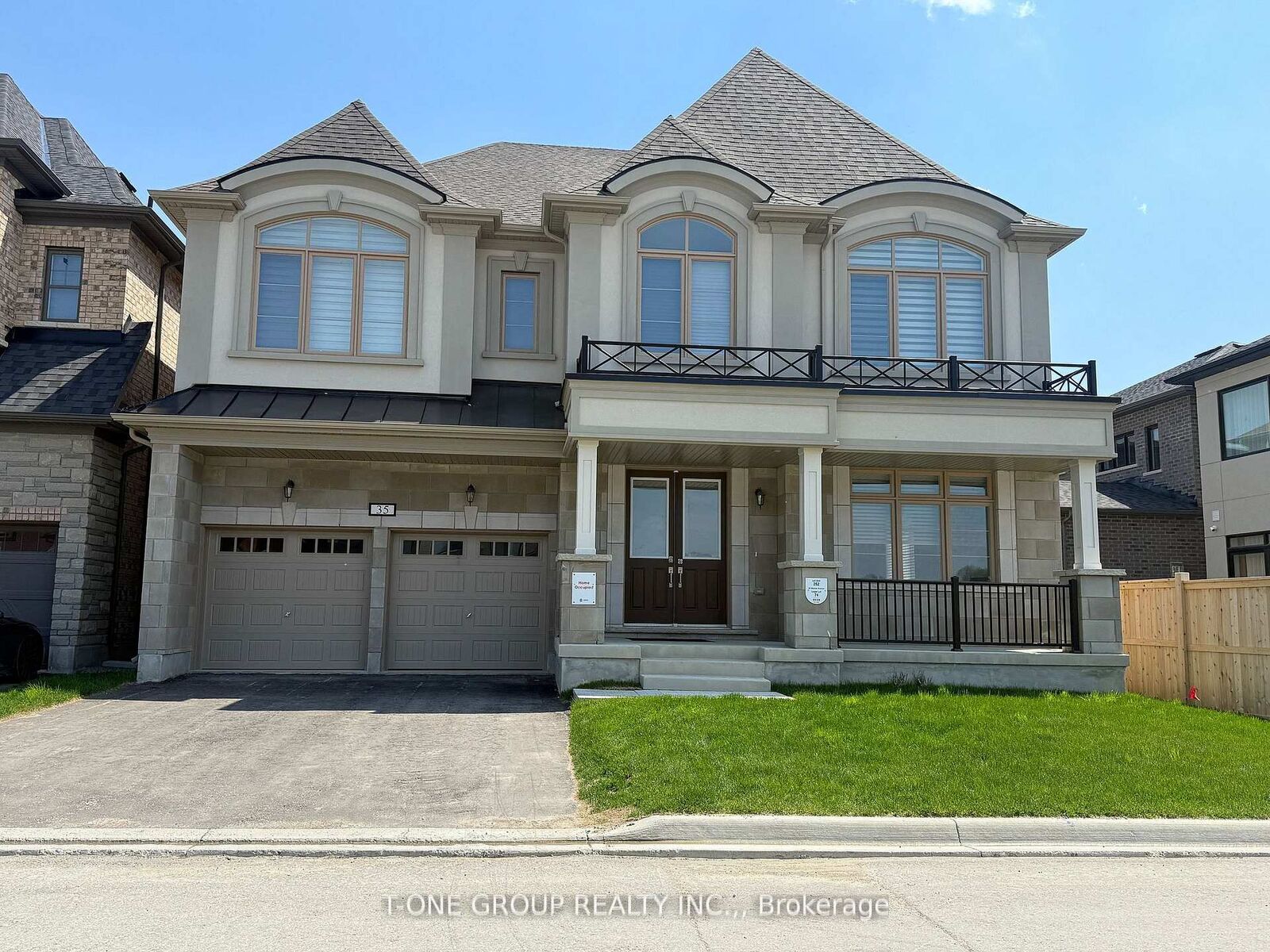 Property Photo: 35 Nanhai Avenue ON L6C 3N1
