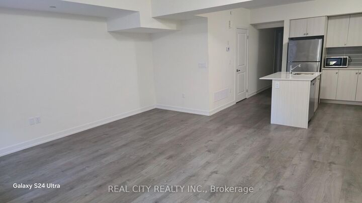 Property Photo:  60 Elizabeth Street 3104  ON L4C 5W2 