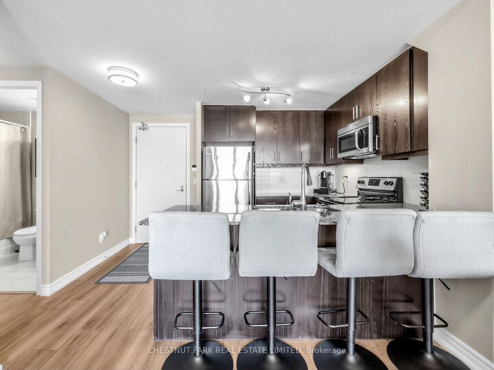 Property Photo:  15 James Finlay Way 613  ON M3M 0B3 