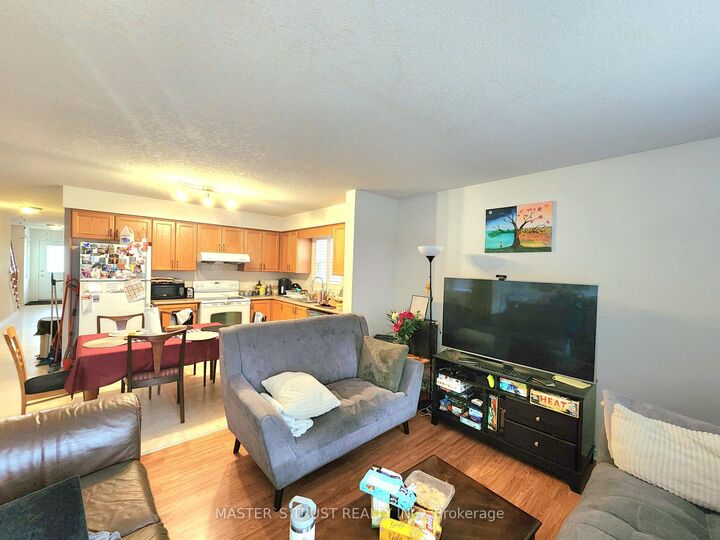Property Photo:  745 Laurelwood Drive  ON N2V 2T9 
