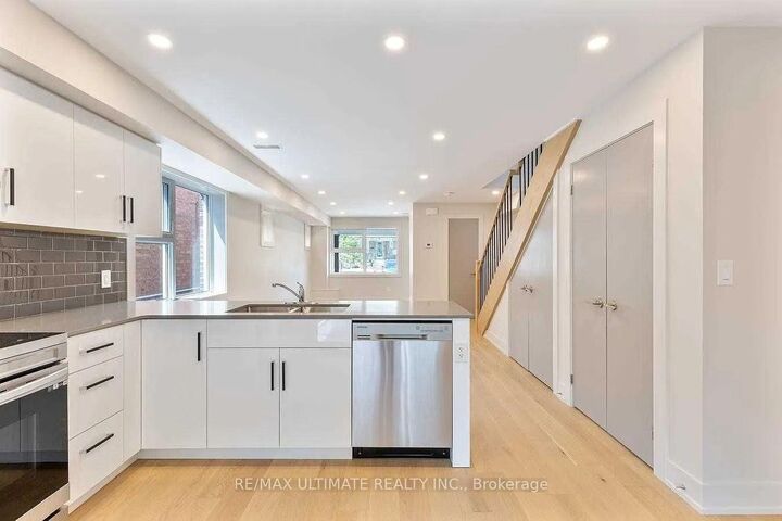 Property Photo:  41 Bowie Avenue Main &Amp 2nd Flr  ON M6E 2P2 