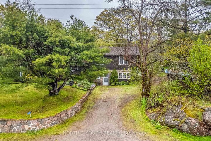 1146 Honey Harbour Road — photo 1