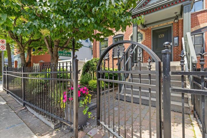 Property Photo:  139 Guigues Avenue 2  ON K1N 5J1 