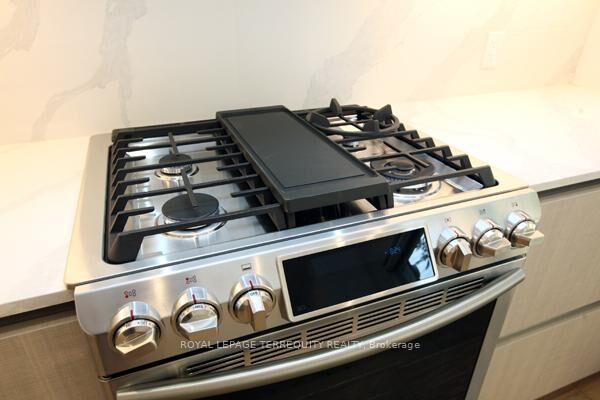 Property Photo: 48 McGill Street ON M5B 1H2