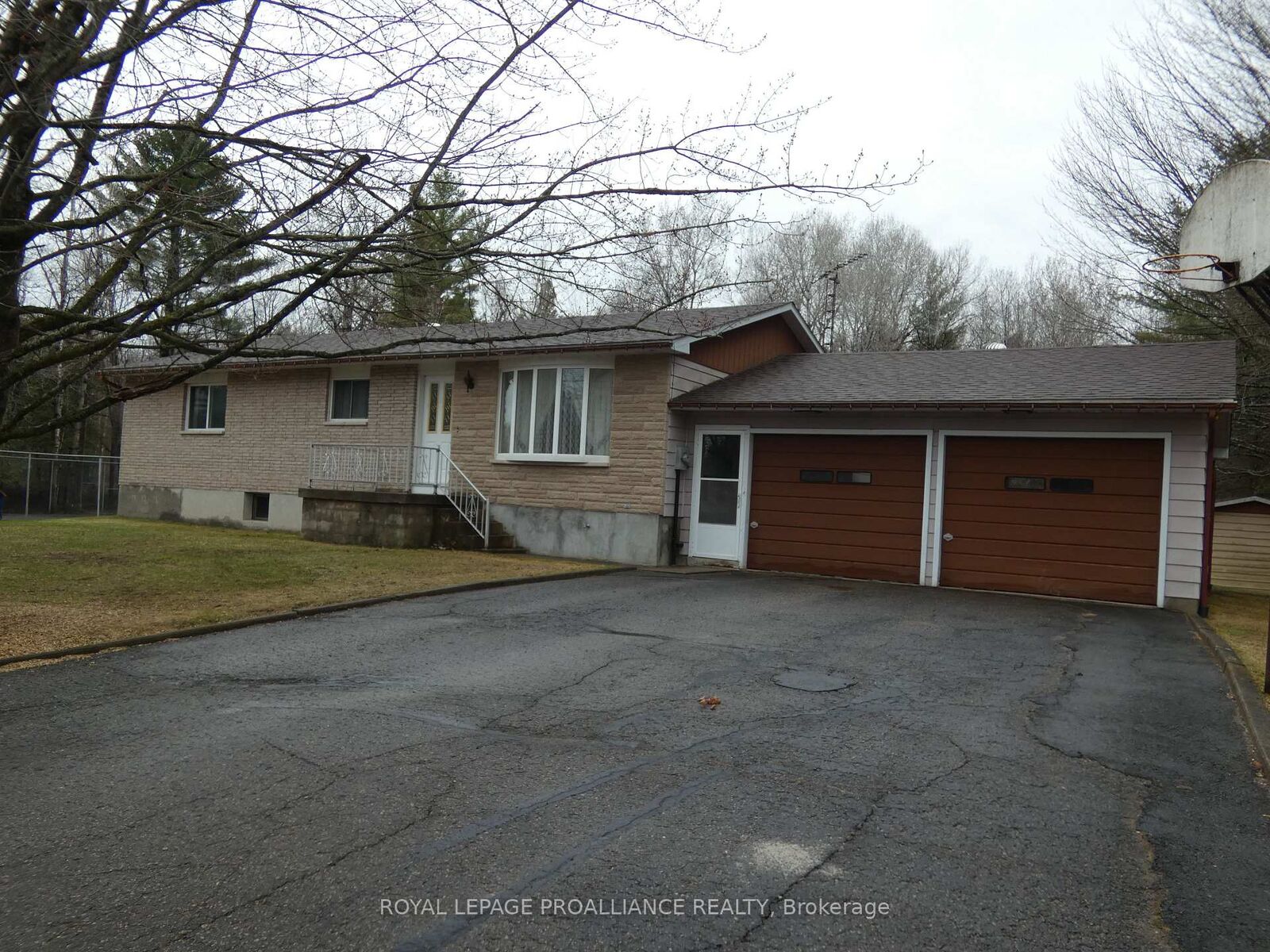 Property Photo:  6324 Cty Rd 15 Road  ON K6V 5T2 