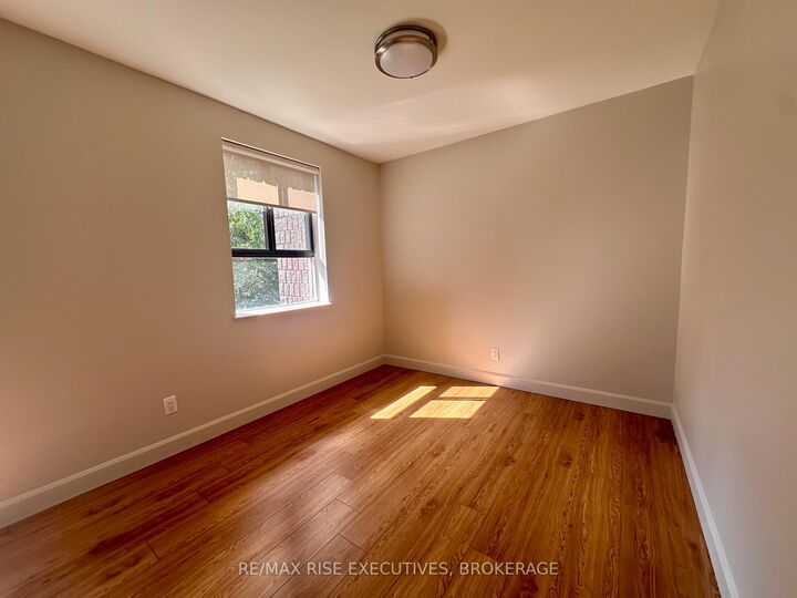 Property Photo:  1020 Pembridge Crescent 301  ON K7P 1R2 
