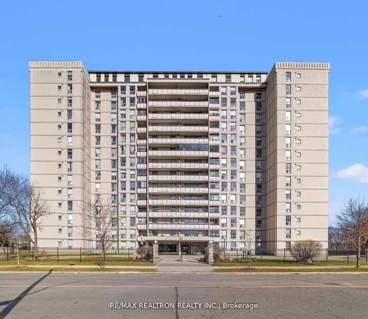 Property Photo:  130 Neptune Drive 702  ON M6A 1X5 