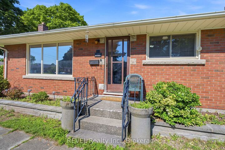 Property Photo:  6427 Burdette Drive  ON L2E 5H4 