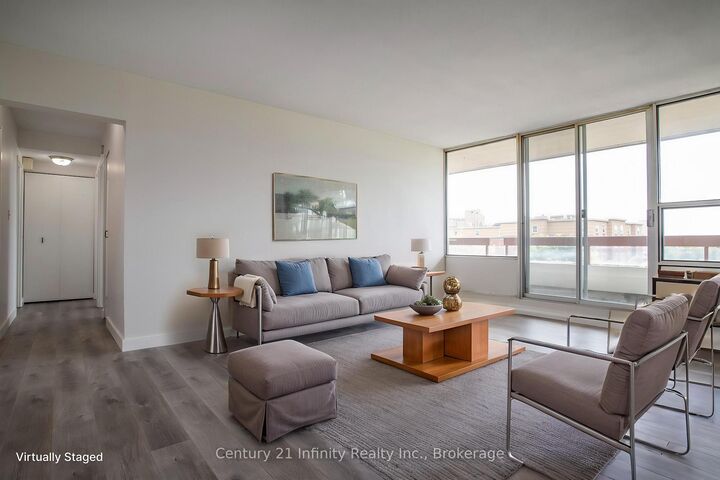 Property Photo:  50 Richmond Street E 422  ON L1G 7C7 