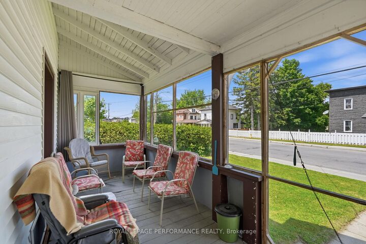 Photo de la propriété:  178 Nelson Street E  ON K6A 1L8 