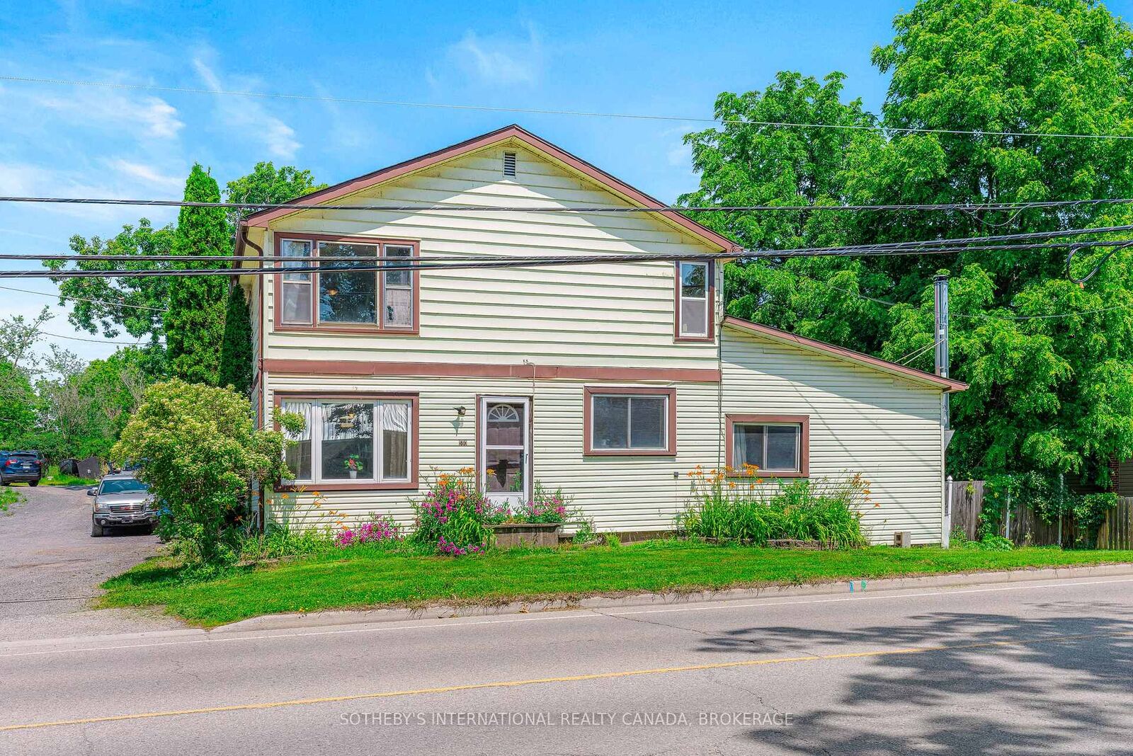 Property Photo:  580 King Street W  ON K7G 2H1 