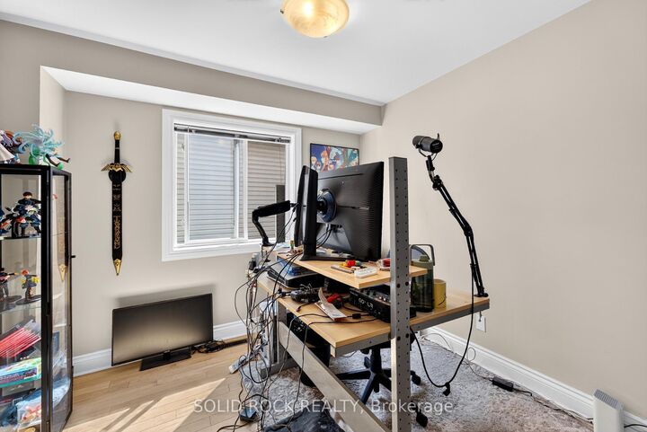 Property Photo: 191 Yoho Drive ON K2M 2N2