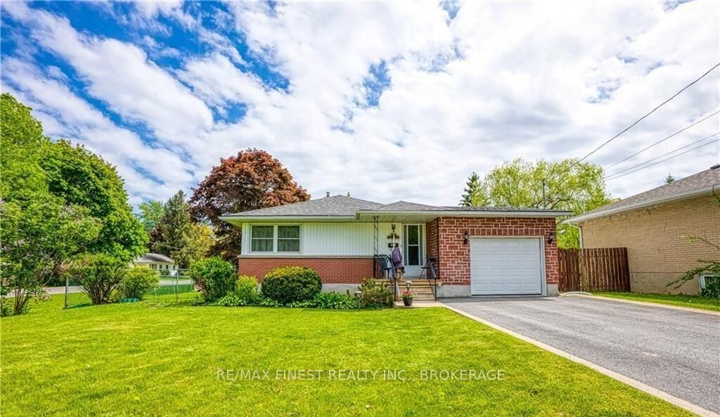 Property Photo: 39 Lennox Street ON K7M 4S3