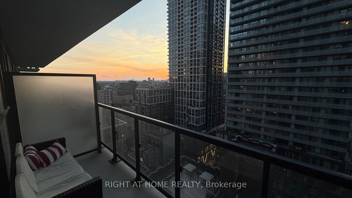 Property Photo:  87 Peter Street 2109  ON M5V 0P1 