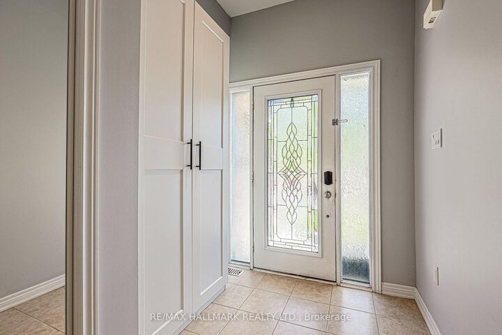 Property Photo: 256 Sandale Road ON L4A 0Y4
