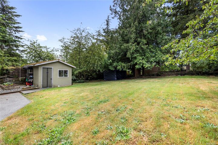 Property Photo: 3211 Uplands Dr BC V9T 2T2