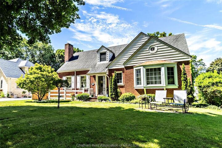 Property Photo: 310 Victoria Avenue ON N7L 3A9