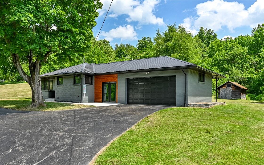 Property Photo: 700 Lower Boyd School Rd PA 16157