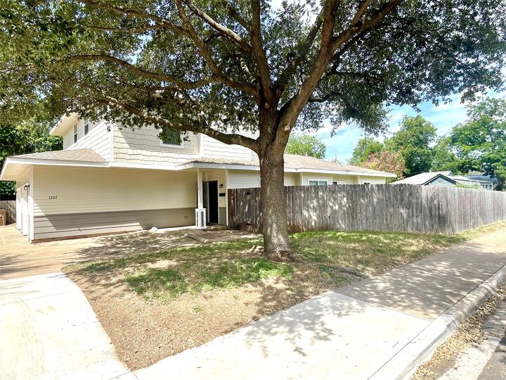 Property Photo: 1207 W Northloop Boulevard A TX 78756