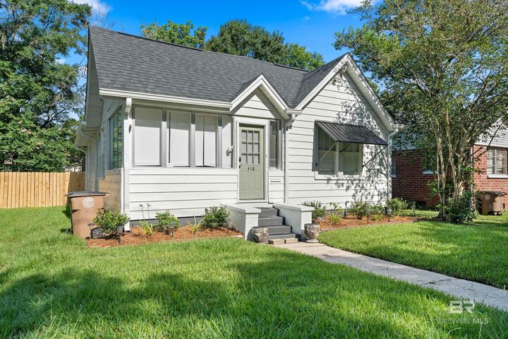 Property Photo: 418 Glenwood Street AL 36606