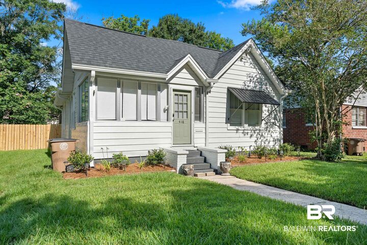 Property Photo:  418 Glenwood Street  AL 36606 