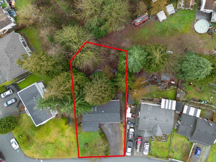 Property Photo: 32472 Grebe Crescent BC V2V 5X6