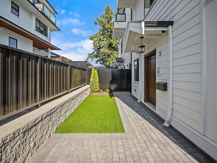 Property Photo: 3786 Peter Street 3 BC V5J 1N4
