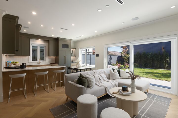 Property Photo: 258 E 19 Avenue 2 BC V5V 1J2