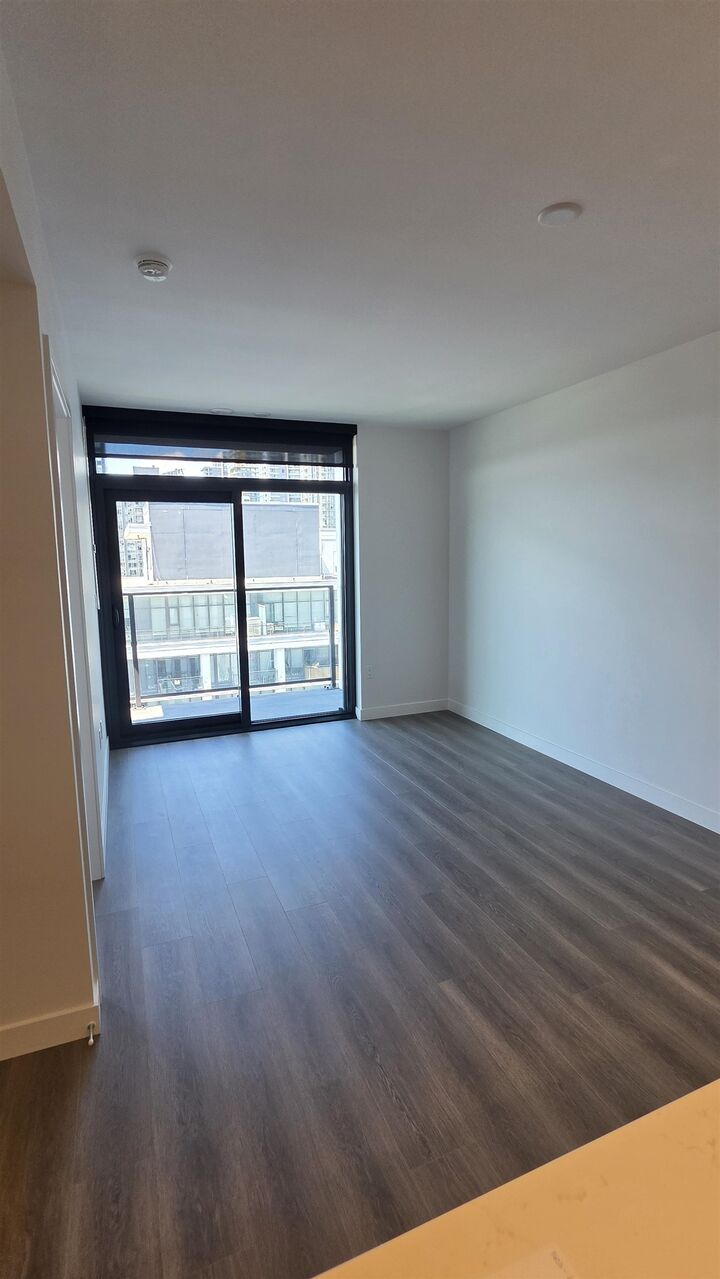 Property Photo: 6608 Sussex Avenue 1603 BC V5H 3C7