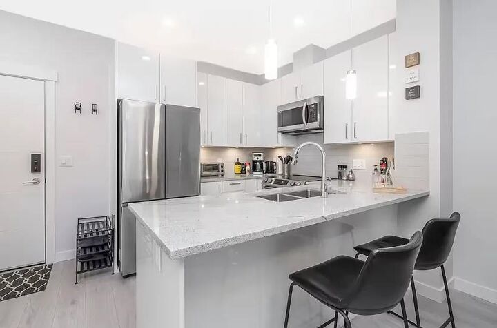 Property Photo: 32690 14th Avenue 400 BC V2V 0K5