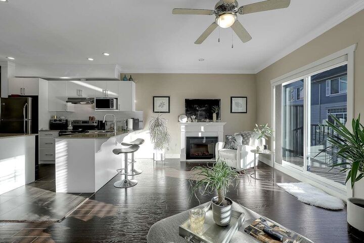 Property Photo: 15399 Guildford Drive 73 BC V3R 7C6
