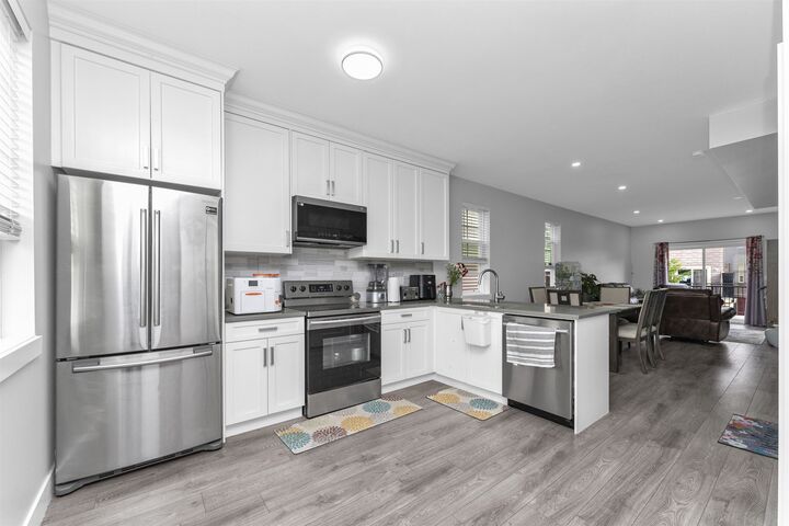 Property Photo: 2530 Janzen Street 15 BC V2T 0H7