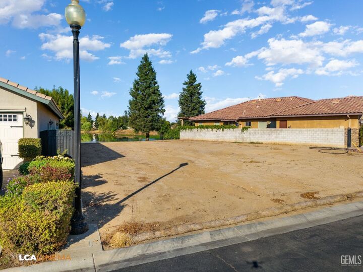 Property Photo: 6414 Bellorita Drive CA 93306