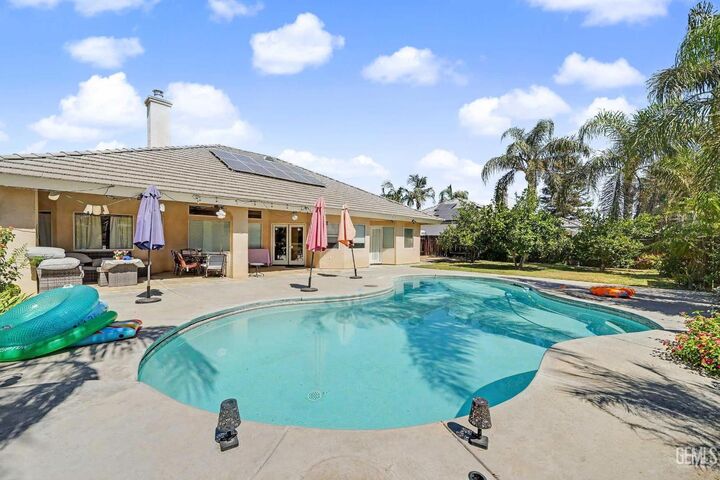 Property Photo: 8116 Rockhampton Drive CA 93313