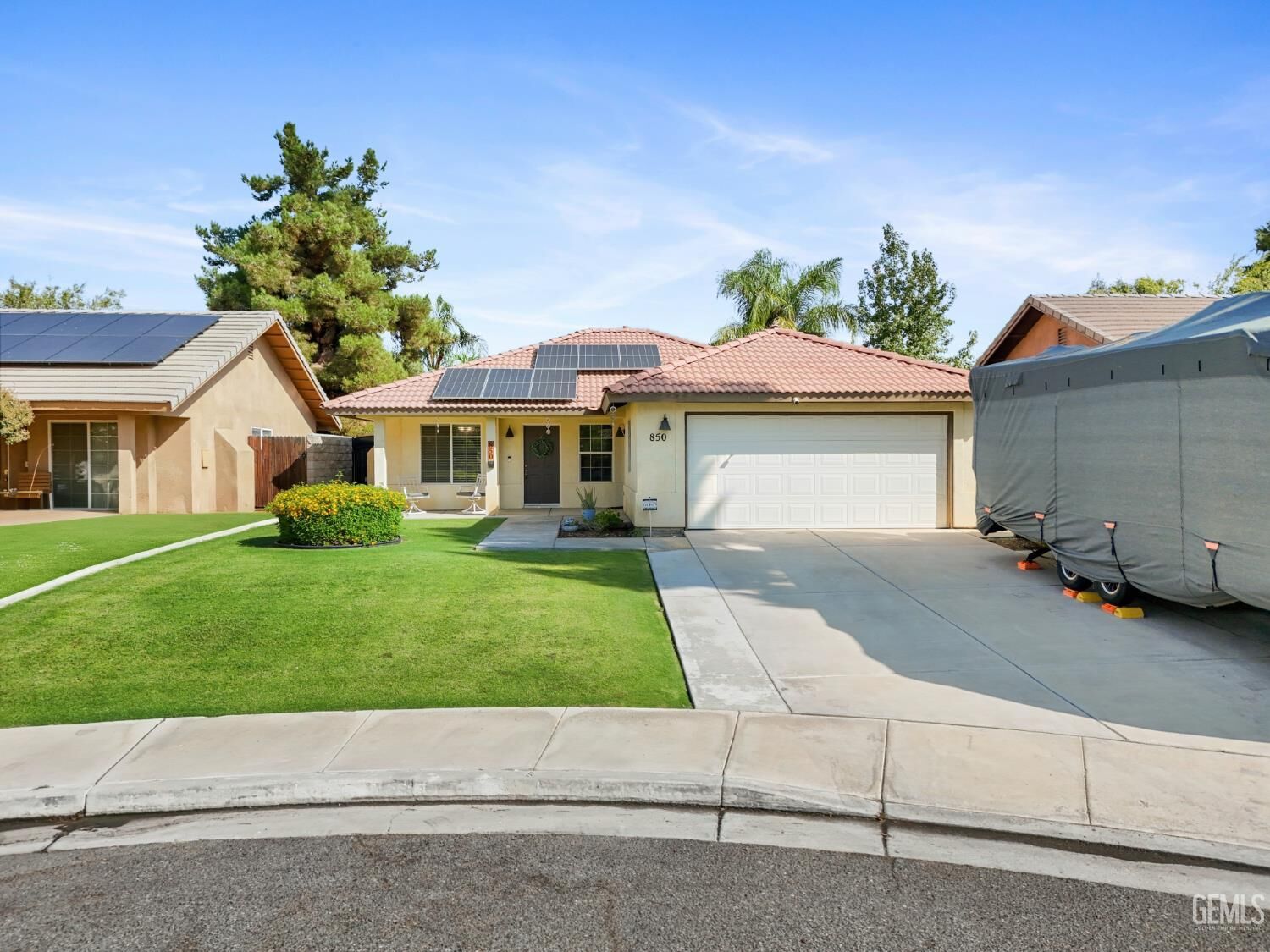 Property Photo: 850 Greenwood Meadow Lane CA 93308