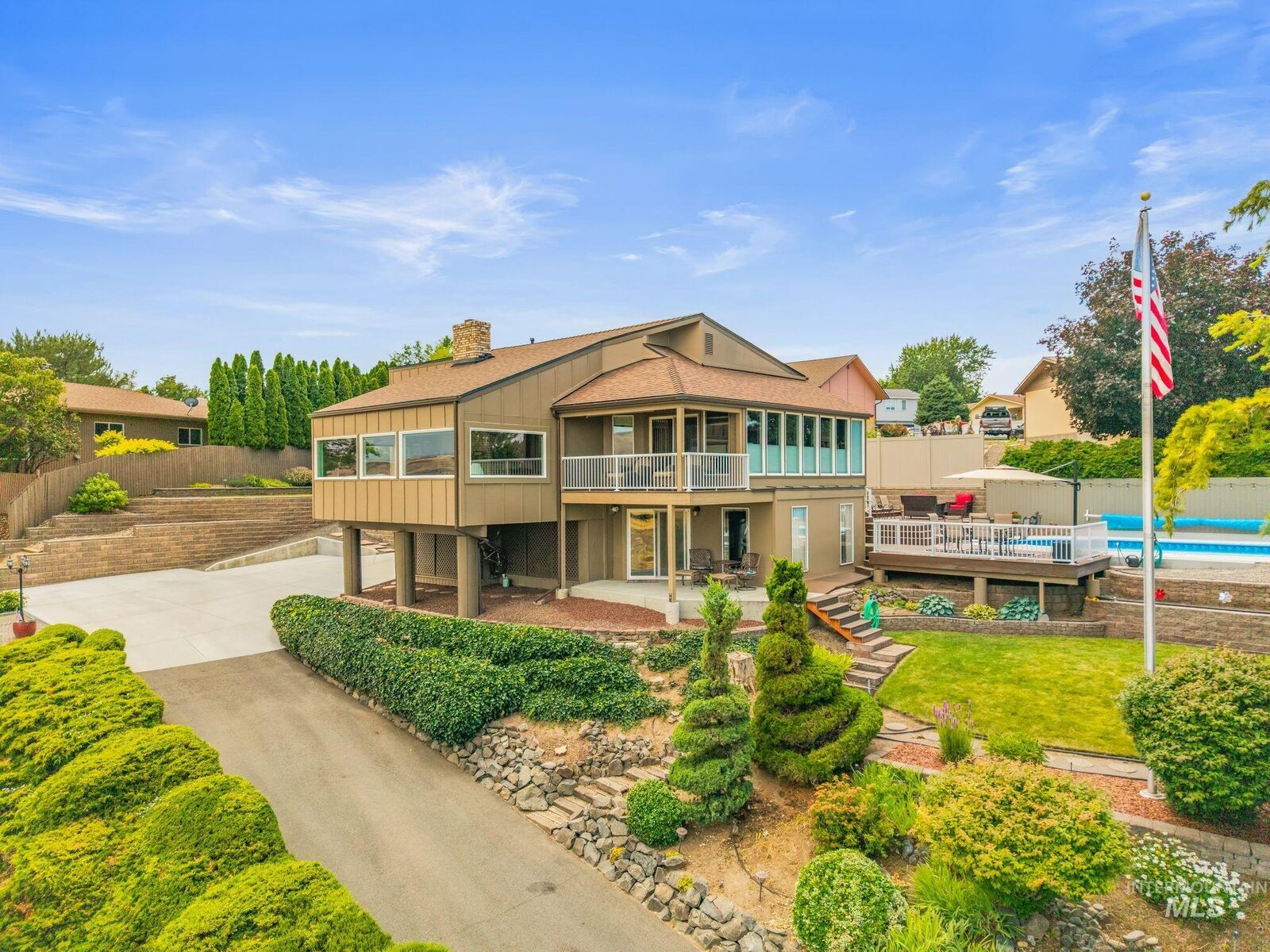 Property Photo: 2618 Grandview Drive WA 99403