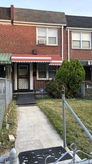 Property Photo:  2709 E Hoffman Street  MD 21213 