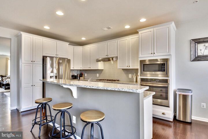 Property Photo: 23487 Logans Ridge Terrace VA 20148