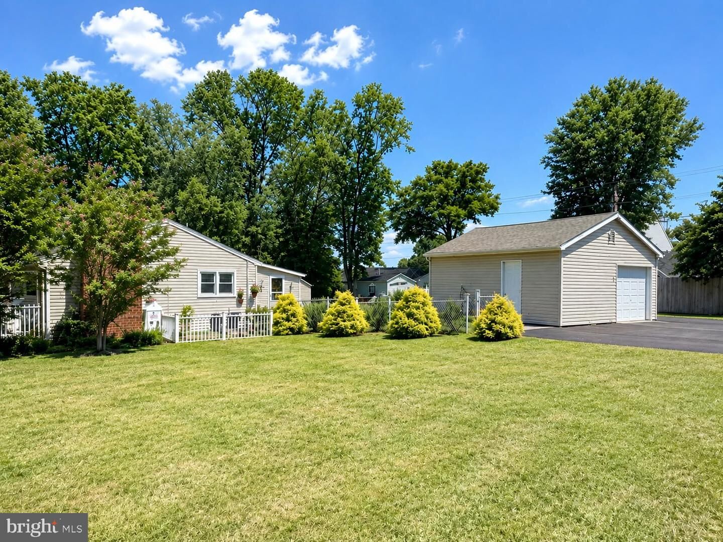 Property Photo:  40 Oak Road  MD 21903 