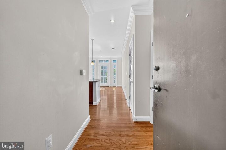 Property Photo:  1023 Royal Street 205  VA 22314 