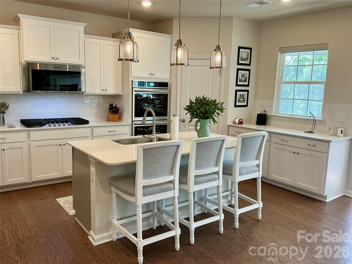 Property Photo: 199 Hamptons Cove Road NC 28166