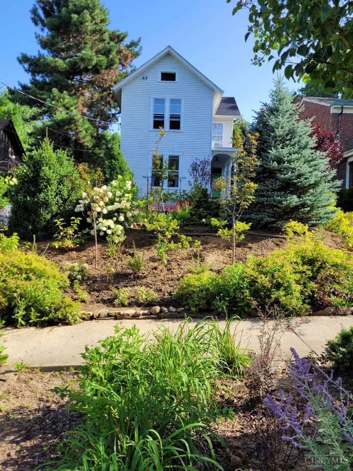 Property Photo: 3036 Junietta Avenue OH 45211