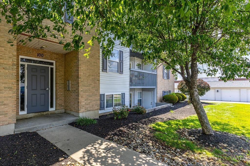 Property Photo: 100 Rough Way OH 45036