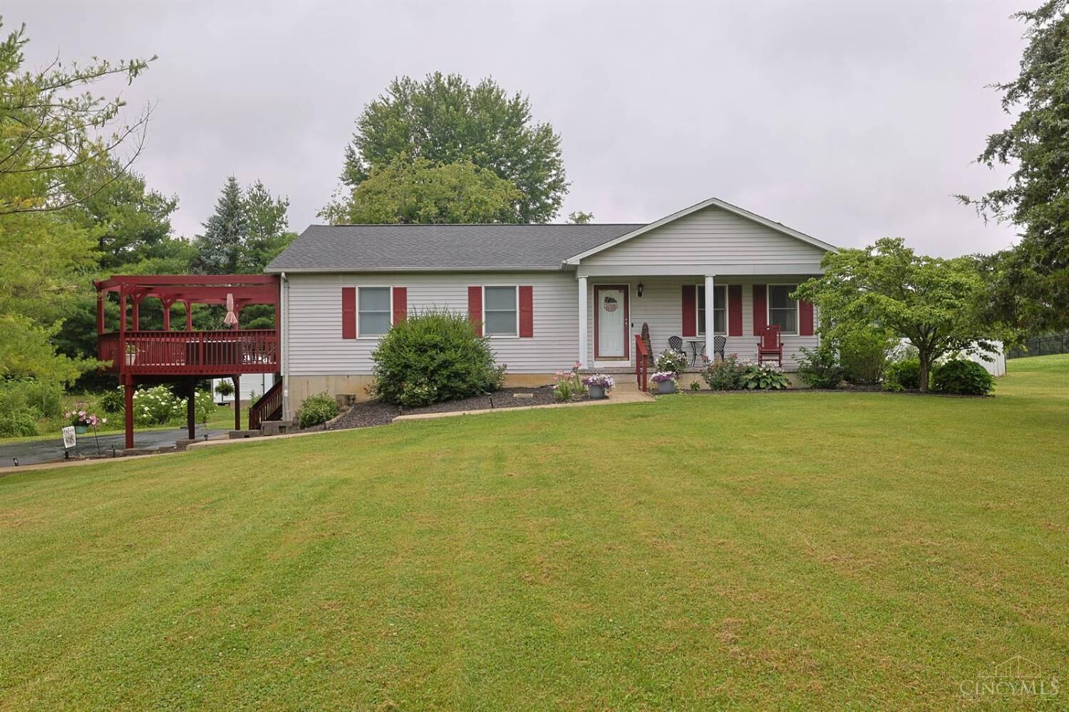 Property Photo:  102 Appian Way  OH 45177 