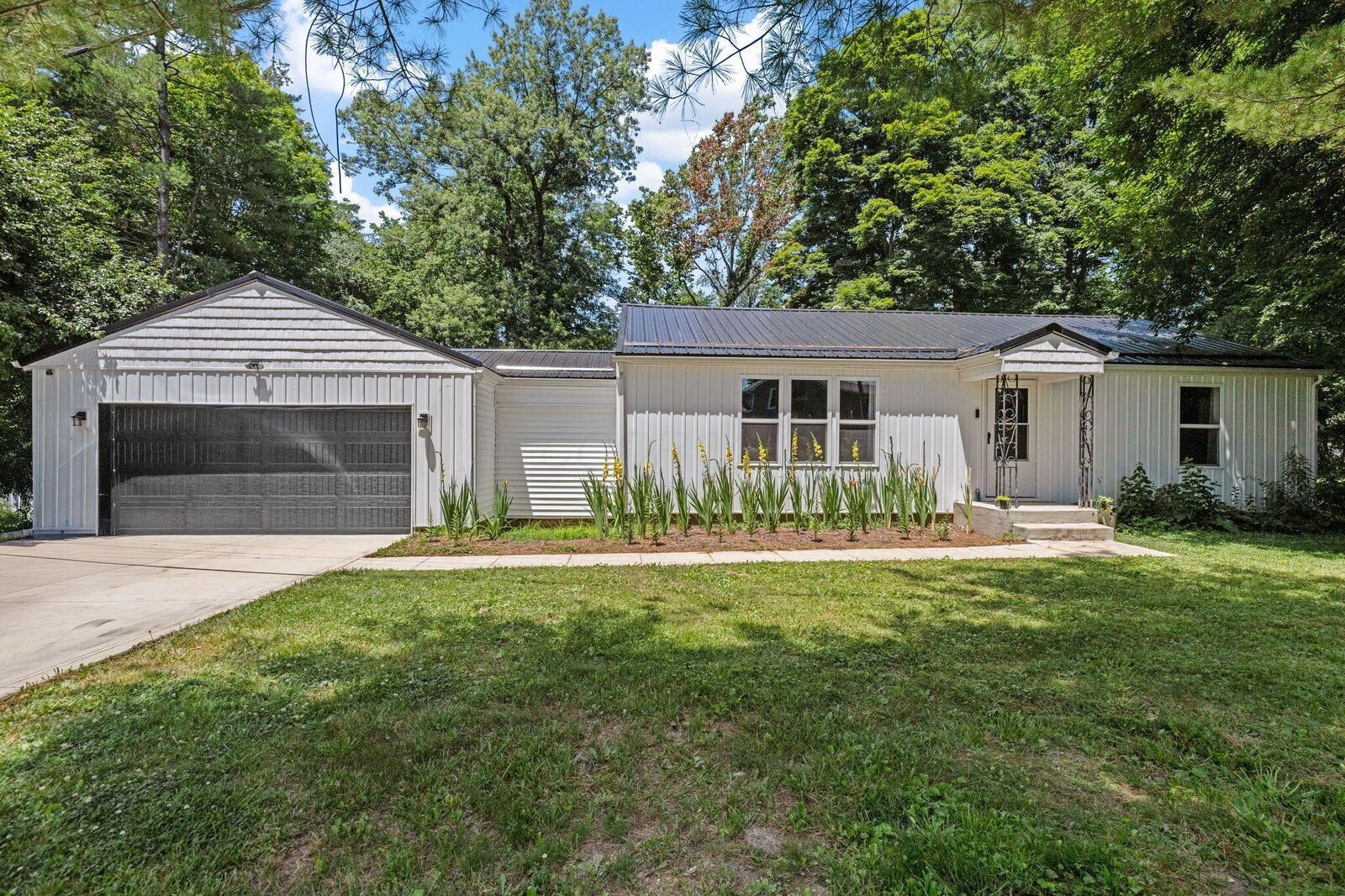 Property Photo:  500 Kelley Lane  OH 43055 