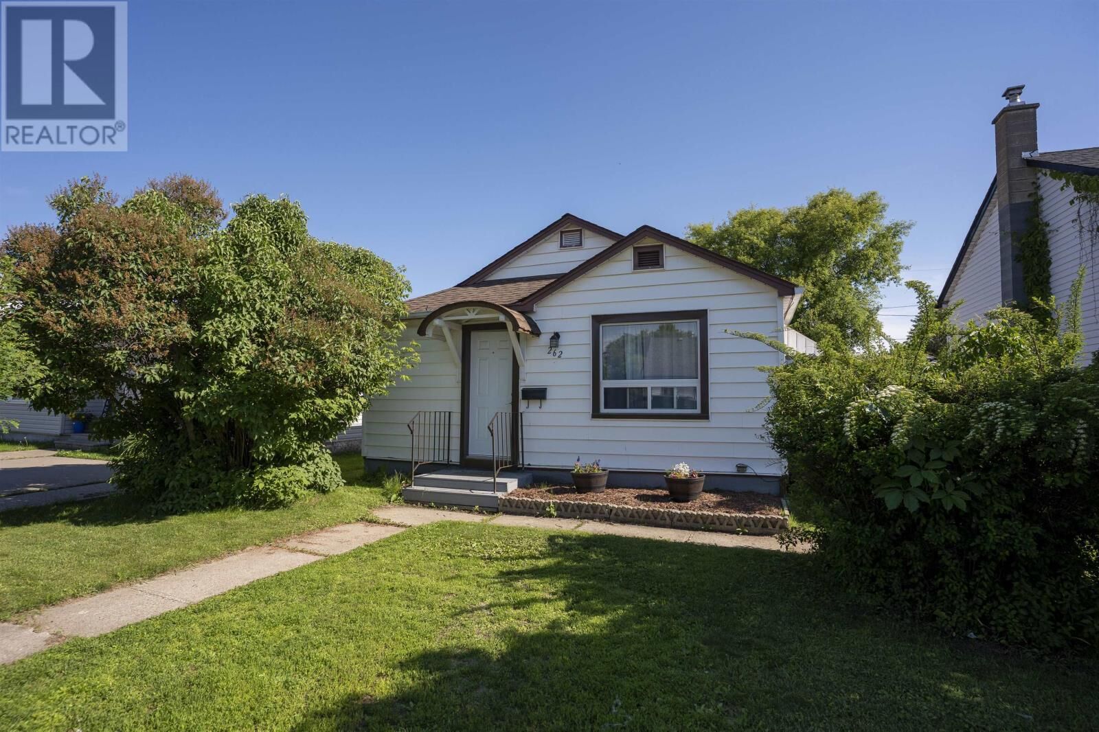 Property Photo: 262 Brock St E ON P7E 4H4