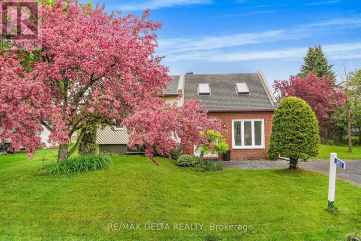 Property Photo: 3057 Carriere Street ON K0A 2A0