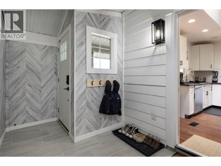 Property Photo: 2100 32 Avenue BC V1T 2K2